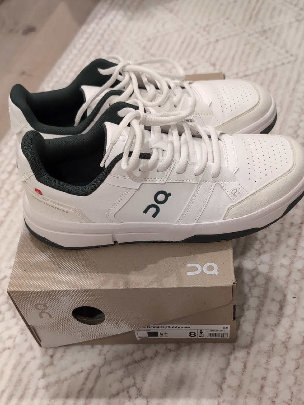 On Running Women's The Roger sneaker